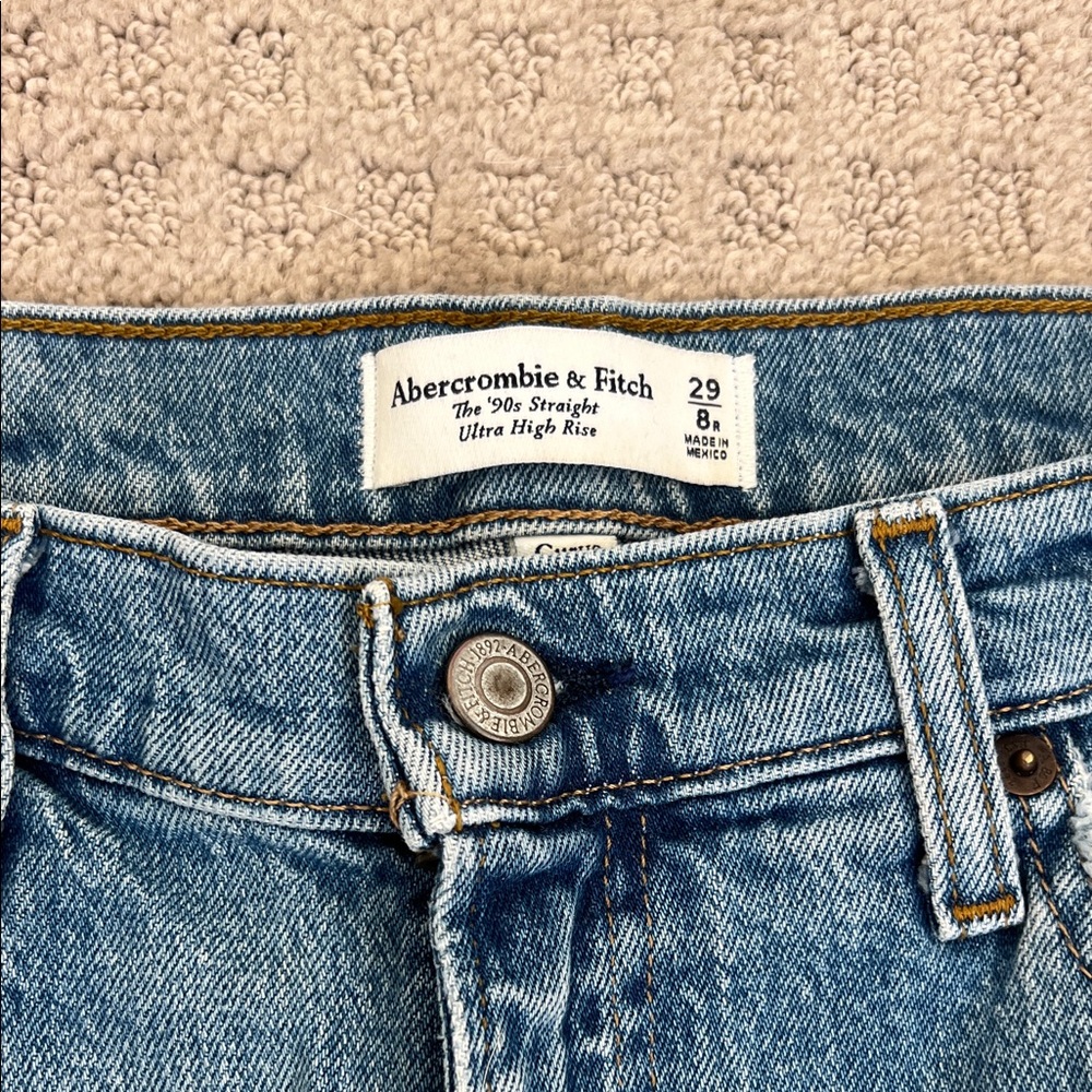 A&F Ultra High Rise Straight Jean - Picture 3 of 5
